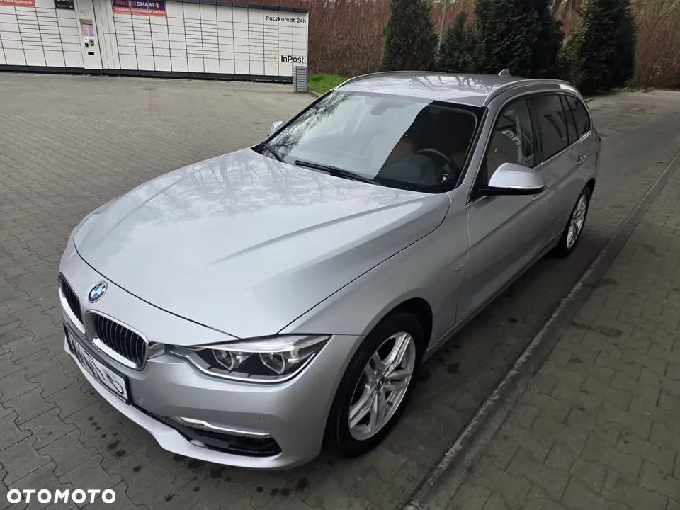 BMW Seria 3 330d Touring xDrive Luxury Line - 2