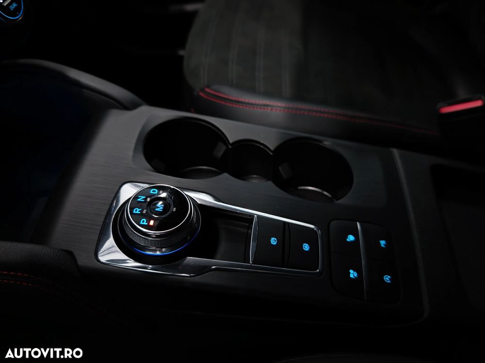 Ford Kuga 1.5 TDCi 2x4 Aut. ST-Line - 26