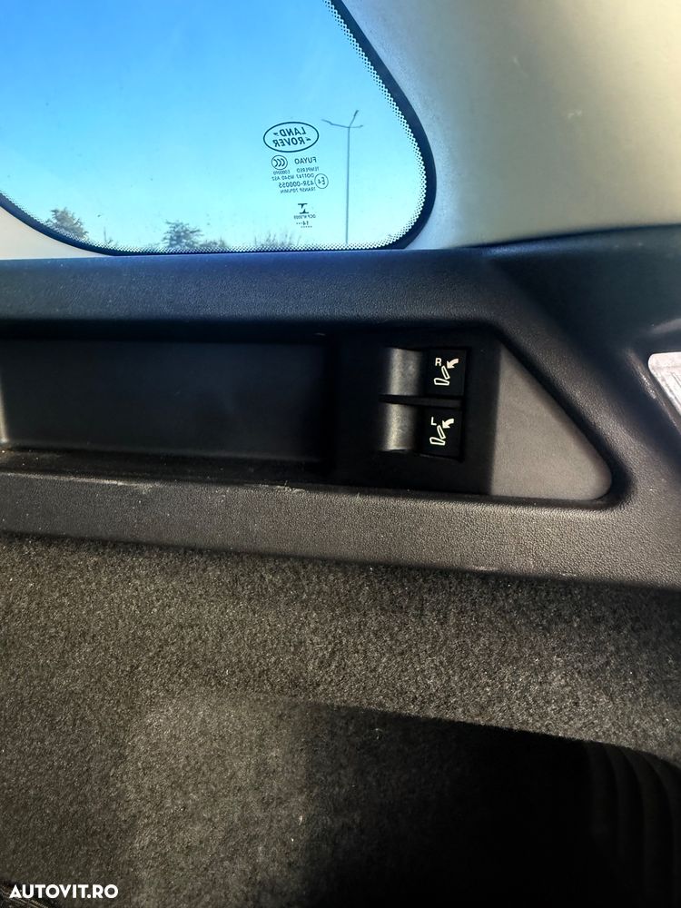 Land Rover Discovery Sport - 13