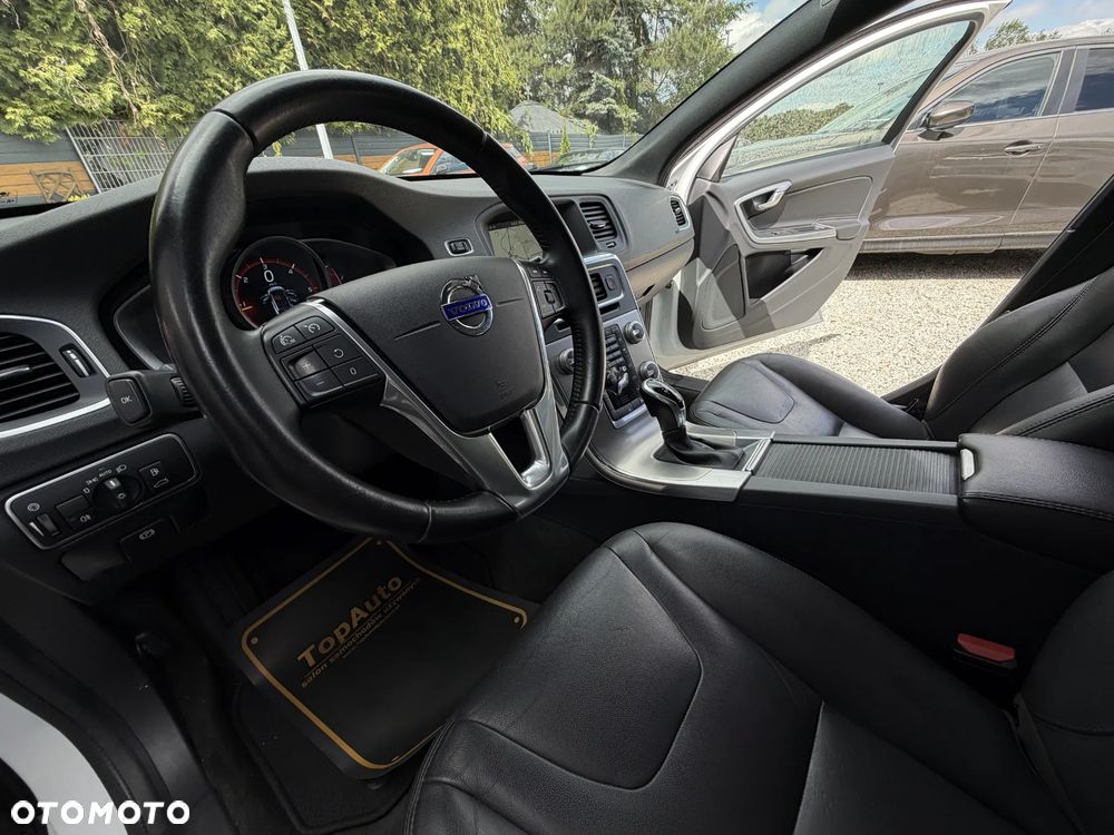 Volvo V60 Cross Country D3 Geartronic Summum - 20
