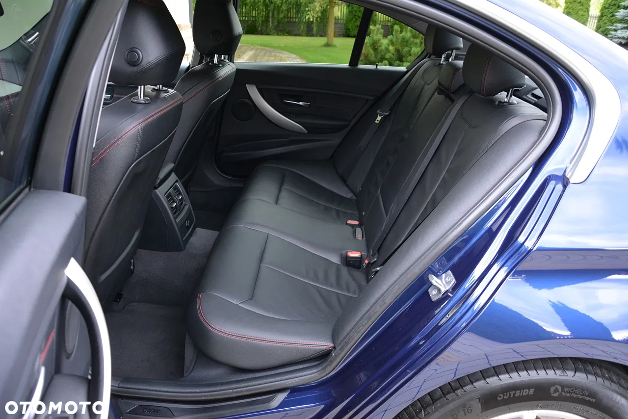 BMW Seria 3 320d - 25