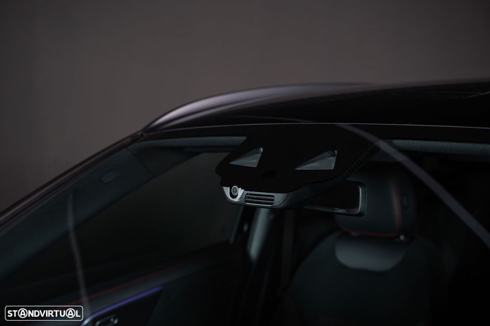 Mercedes-Benz GLA 250 e 8G-DCT - 12