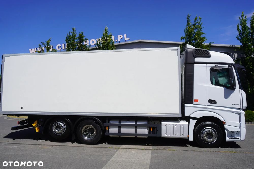 Mercedes-Benz Actros 2542 / Kabina Gigasalonka / Thermoking 1000R_225457 - 8