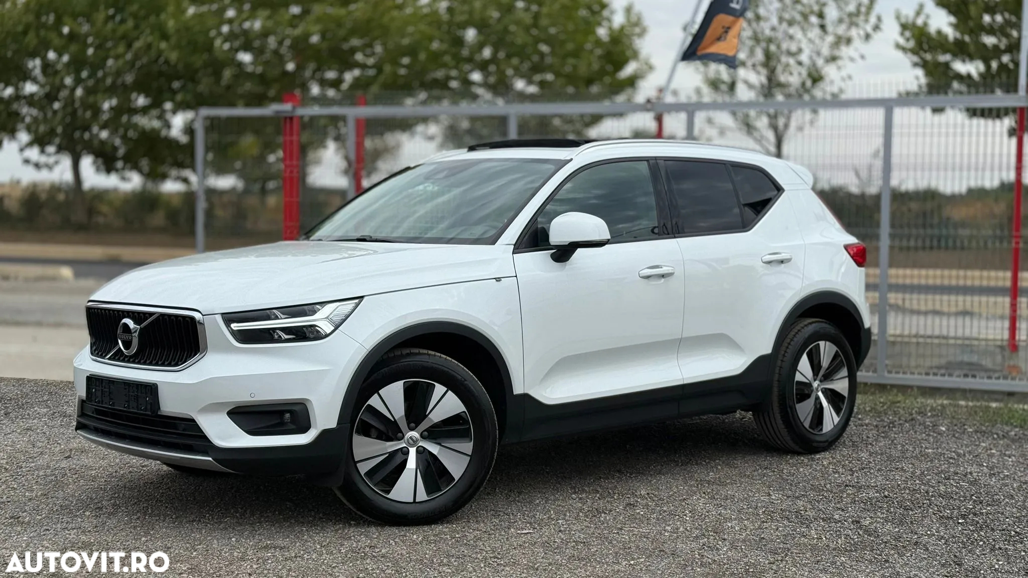 Volvo XC 40 T2 AT8 Momentum - 5