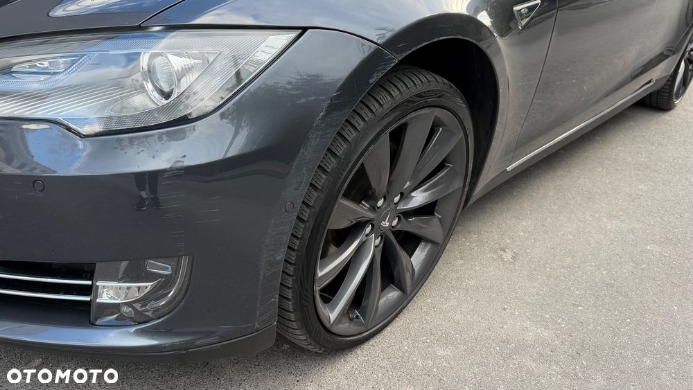 Tesla Model S - 33