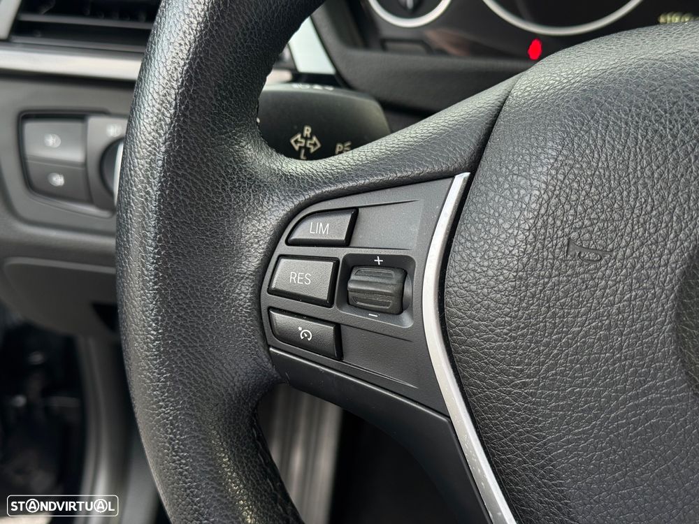 BMW 318 d Auto Line Sport - 13