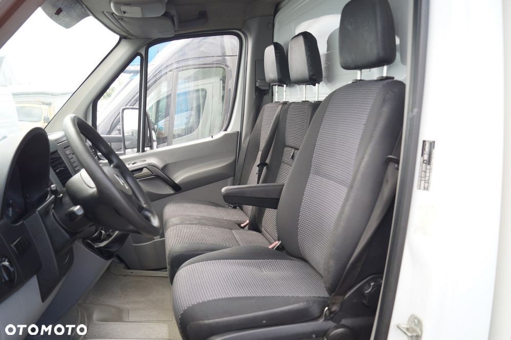 Mercedes-Benz Sprinter - 16