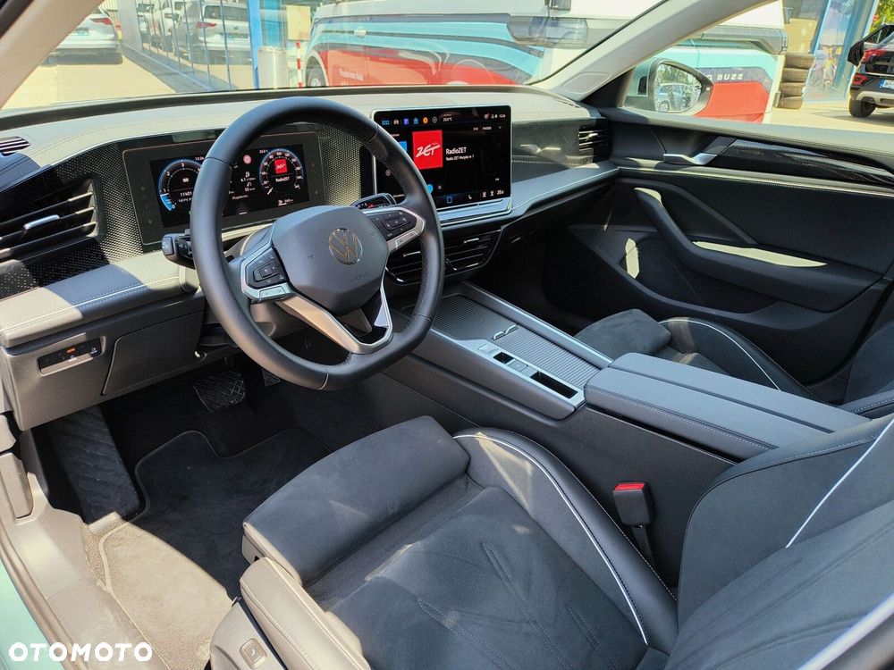 Volkswagen Passat - 13