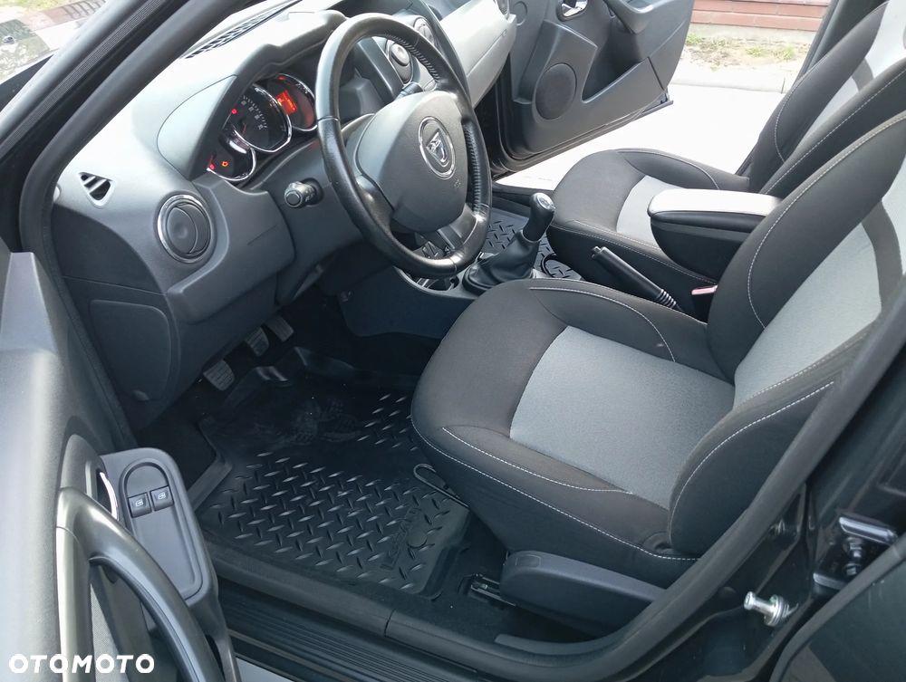 Dacia Duster 1.6 SCe Laureate S&S - 36