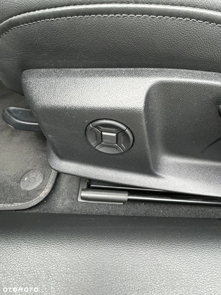 Audi A6 Avant 40 TDI S tronic S line - 7