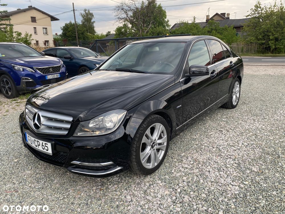 Mercedes-Benz Klasa C 180 CGI Automatik BlueEFFICIENCY Avantgarde - 37