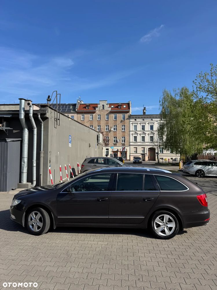 Skoda Superb 2.0 TDI PD Elegance - 7
