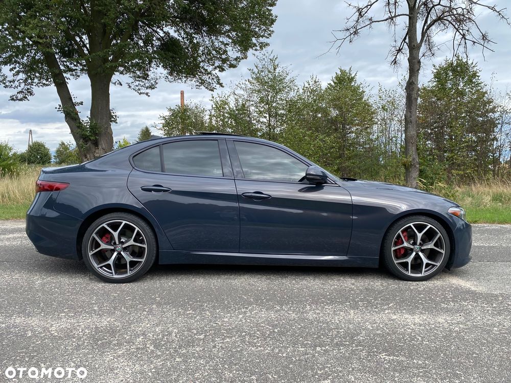 Alfa Romeo Giulia 2.0 Turbo 16V AT8 Veloce Ti - 8