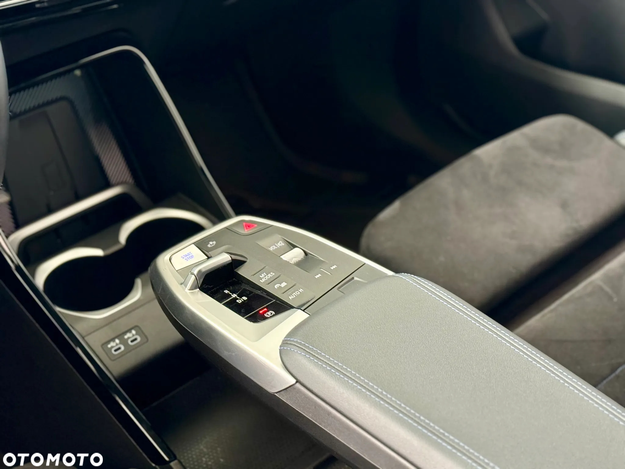 BMW iX1 xDrive30 66.5kWh M Sport - 20