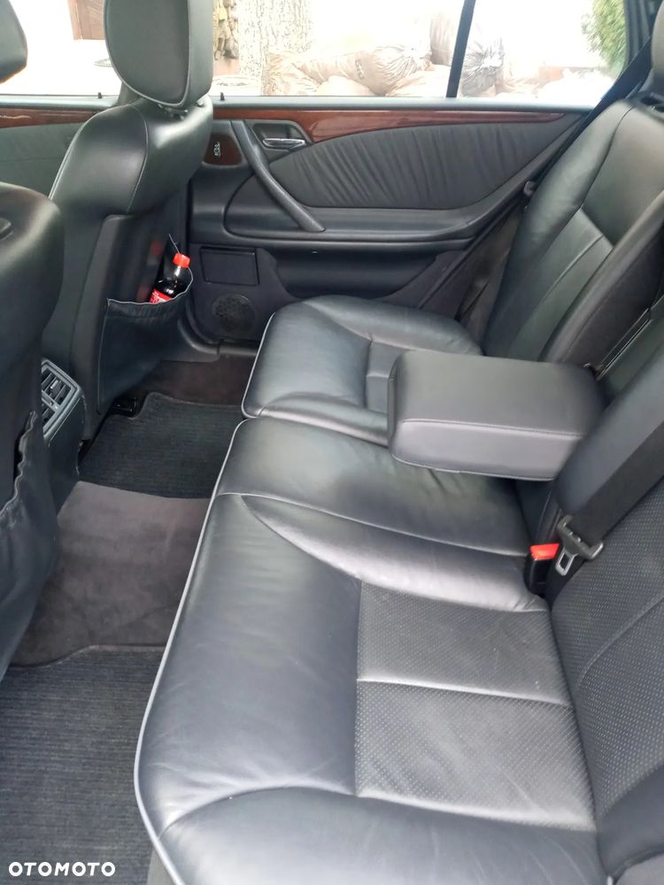 Mercedes-Benz Klasa E 320 T 4Matic Elegance - 6