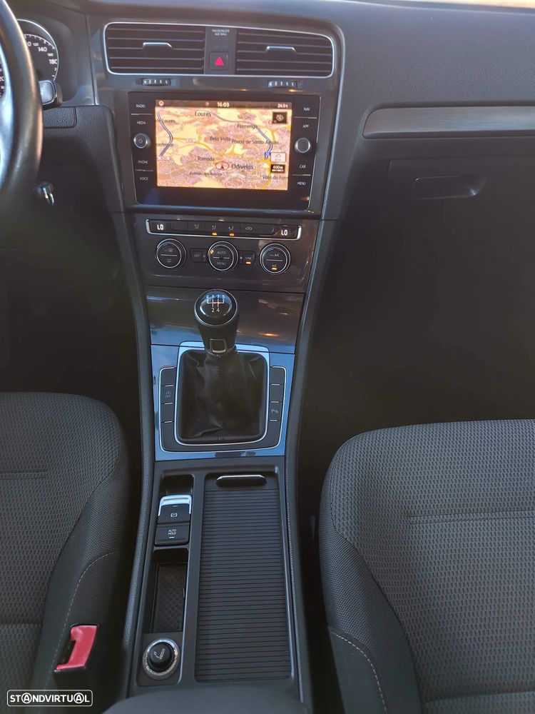 VW Golf Variant 1.6 TDi Confortline - 24
