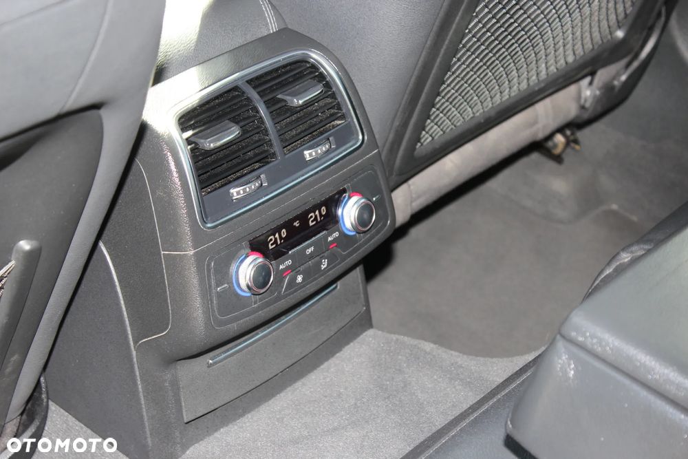 Audi A6 Avant 3.0 TDI quattro S tronic - 31
