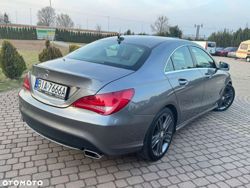 Mercedes-Benz CLA 200 7G-DCT Orange Art Edition - 28