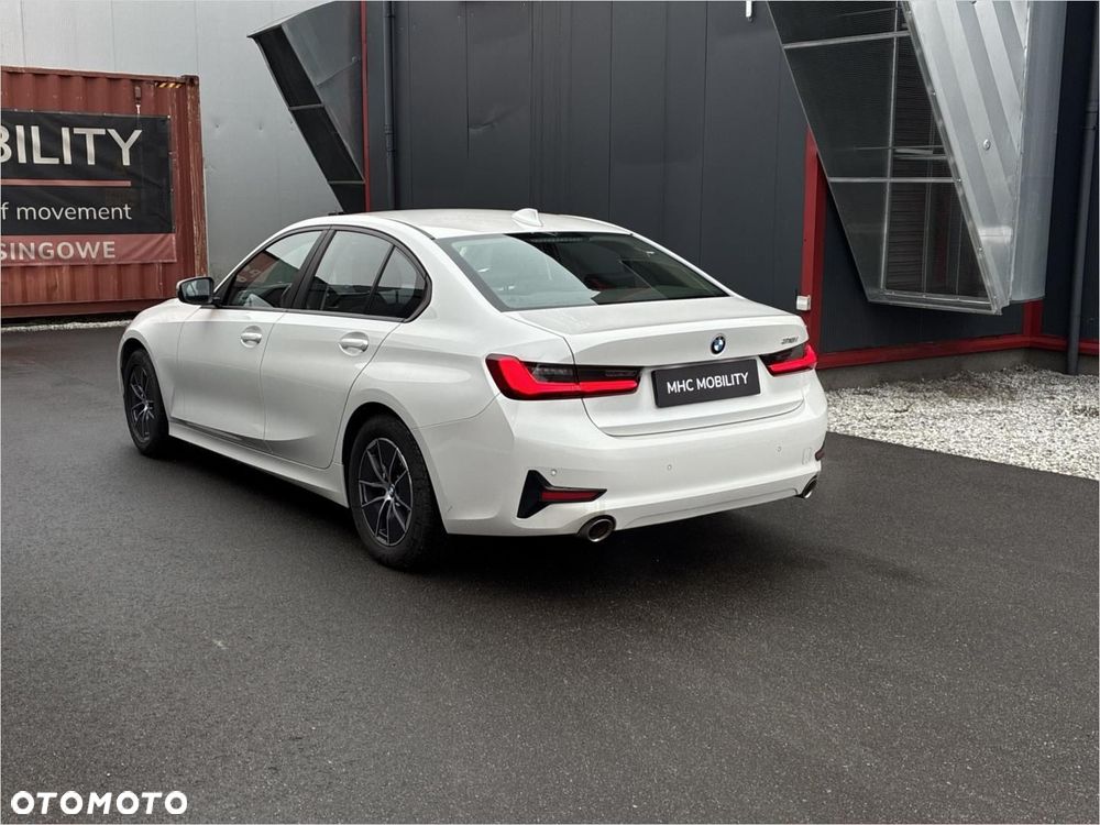 BMW Seria 3 318i Advantage - 13