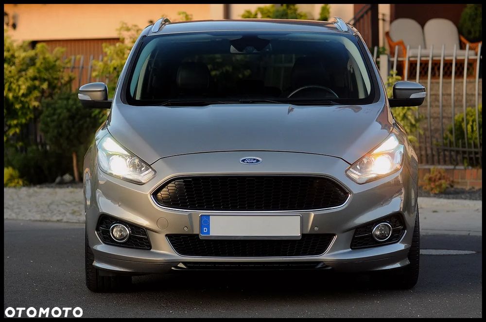 Ford S-Max - 13