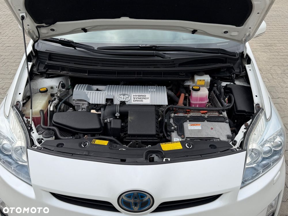 Toyota Prius 1.8 HSD Prestige - 30