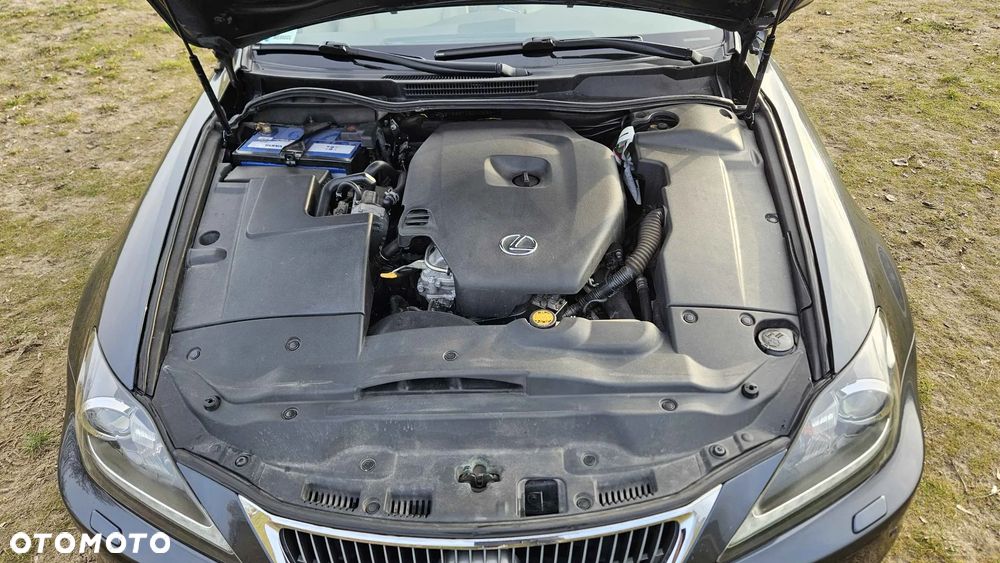 Lexus IS 220d - 10