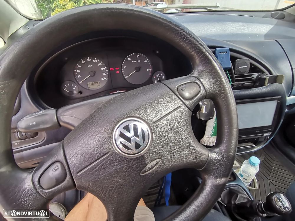 VW Sharan 1.9 TDi Confortline 7L - 5