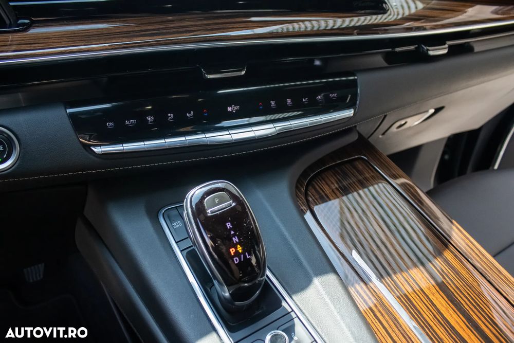 Cadillac Escalade - 22