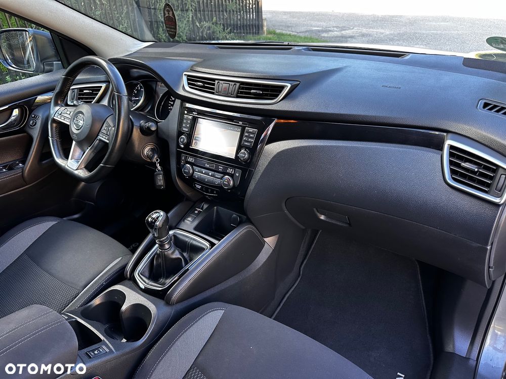 Nissan Qashqai 1.2 DIG-T N-Vision - 31