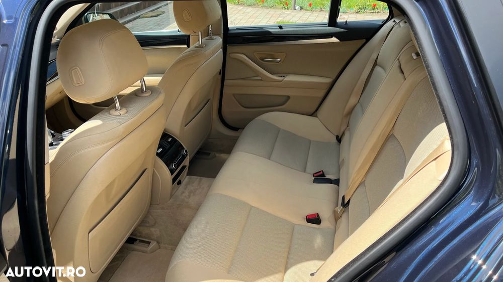 BMW Seria 5 520d xDrive - 7