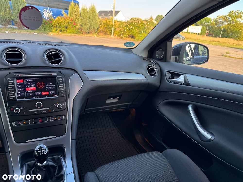 Ford Mondeo 2.0 TDCi Titanium - 23