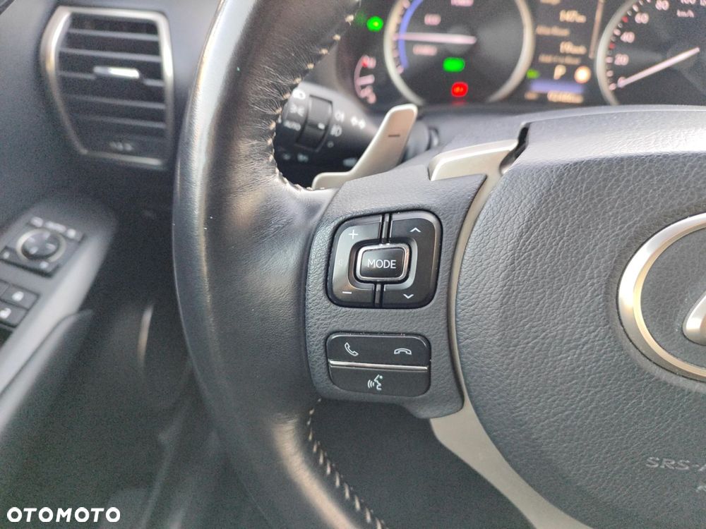 Lexus NX 300h Business Edition AWD - 19