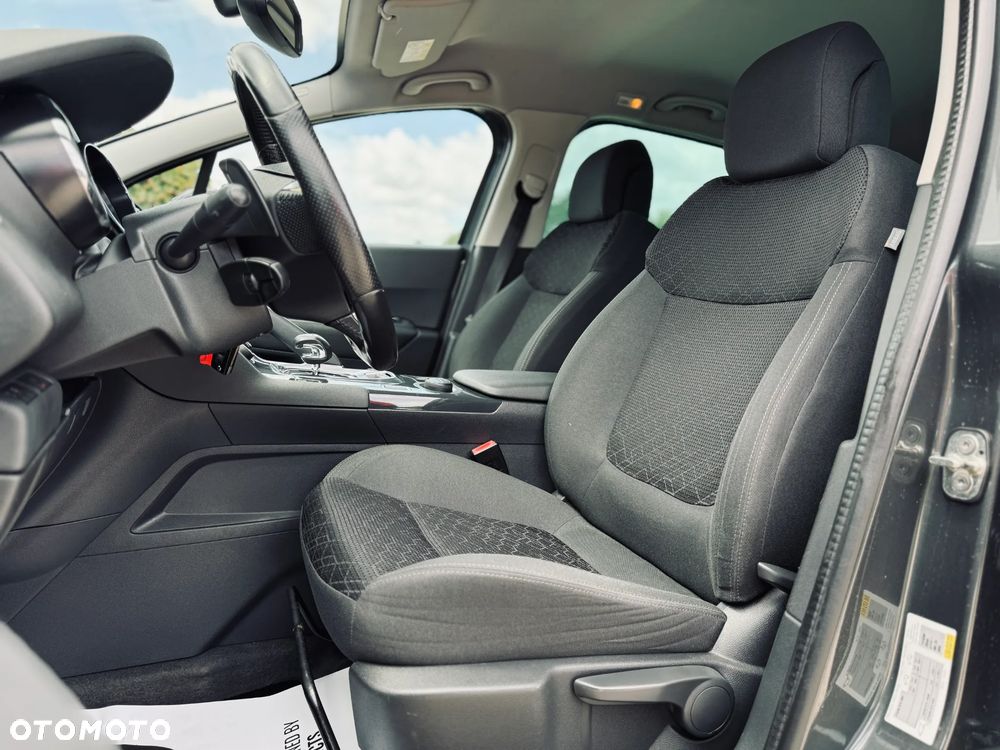 Peugeot 3008 Hybrid4 - 28