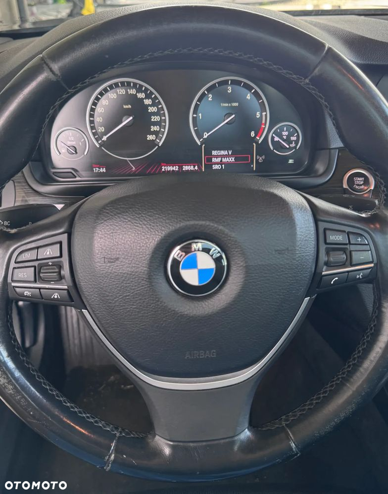 BMW Seria 5 525d xDrive Touring - 17