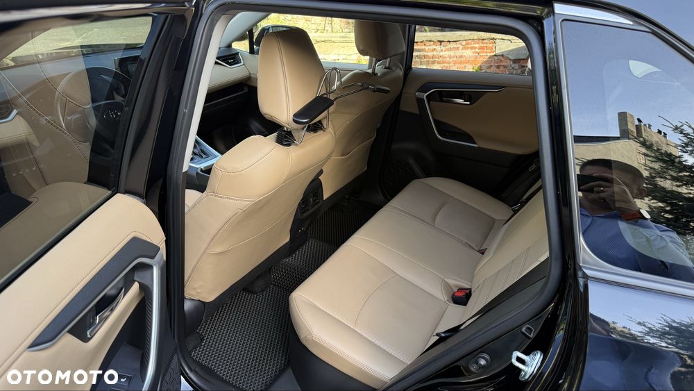Toyota RAV4 - 8