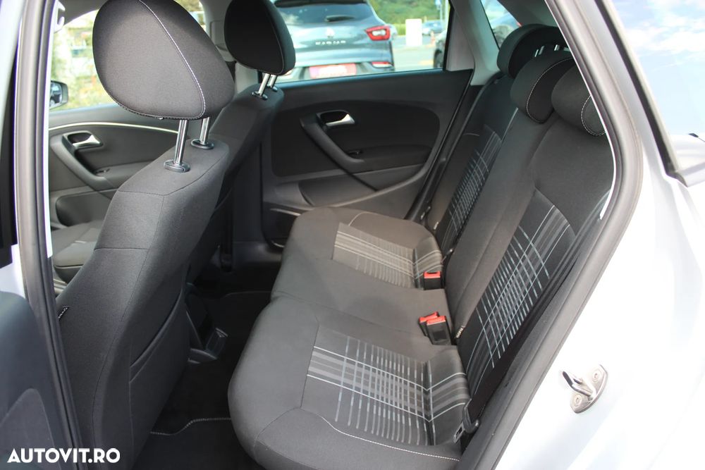 Volkswagen Polo 1.4 TDI Blue Motion Technology Lounge - 14