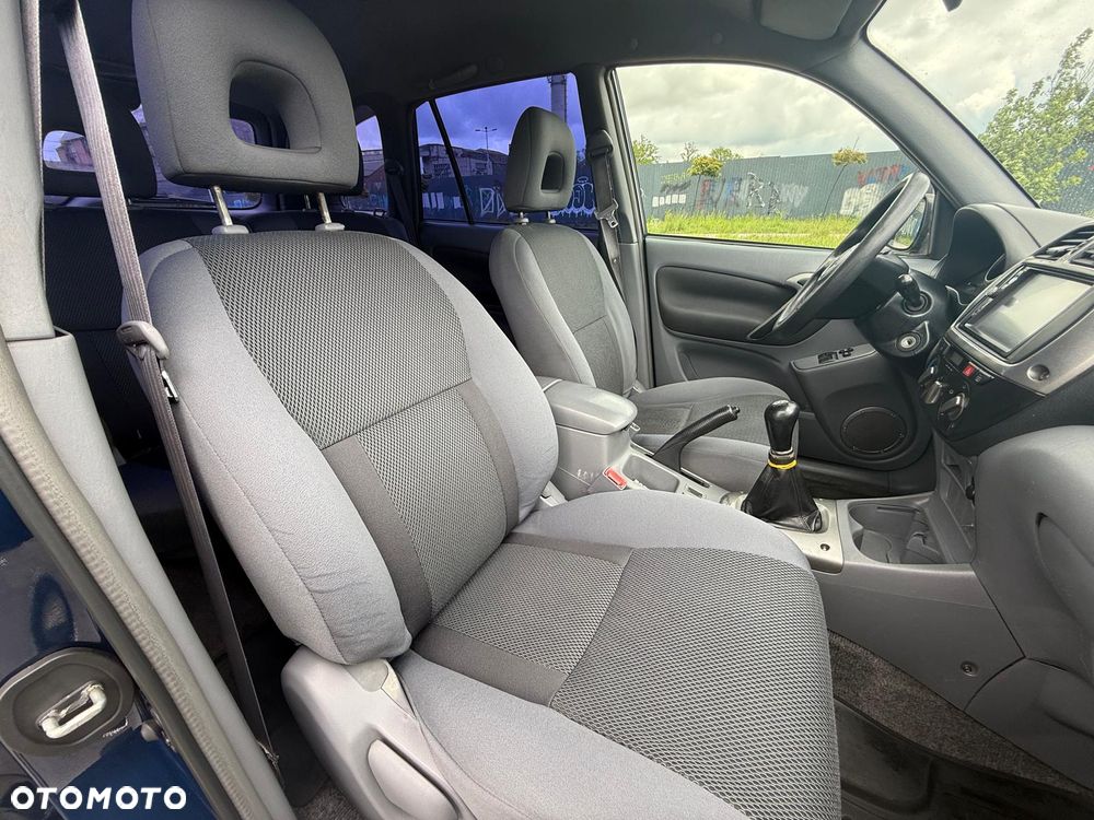 Toyota RAV4 2.0 D-4D 4x4 - 15