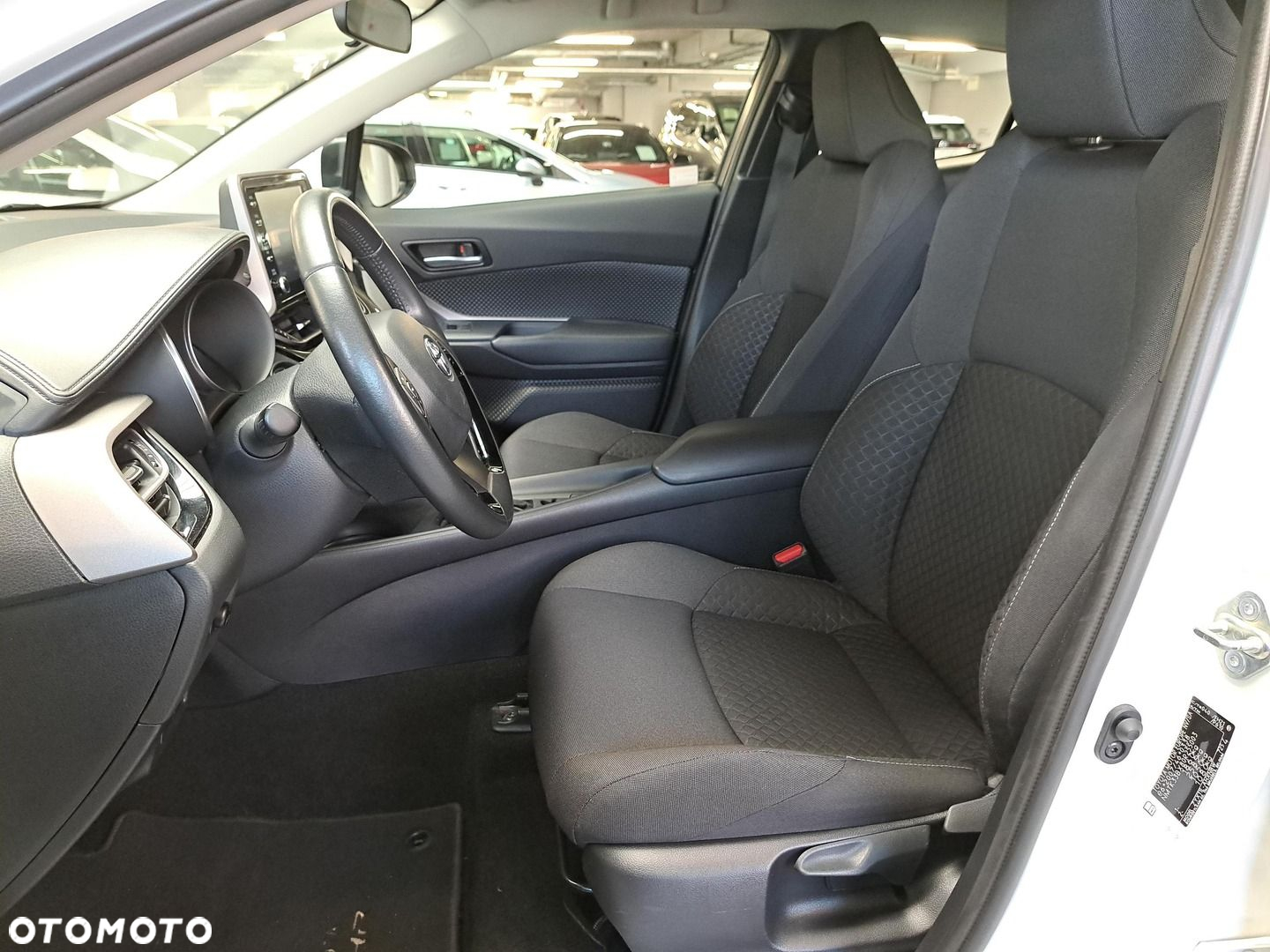 Toyota C-HR - 9