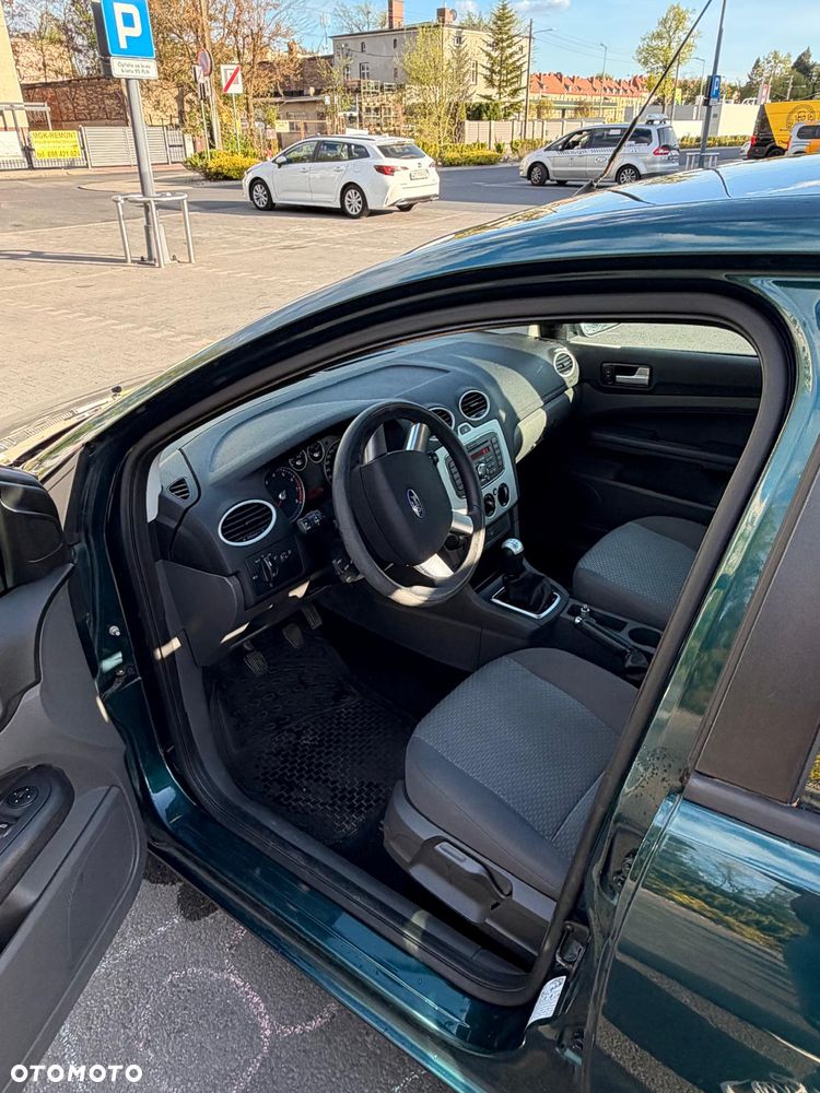 Ford Focus 1.6 16V Trend - 8