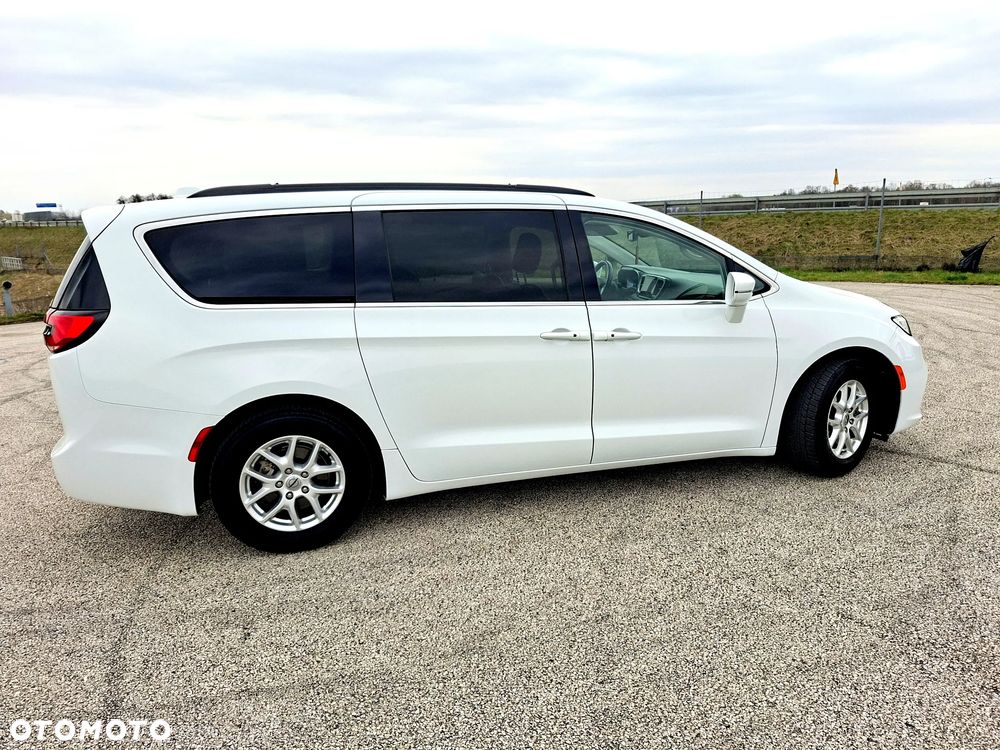 Chrysler Pacifica - 16