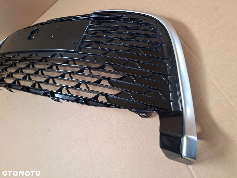 TOYOTA YARIS III LIFT 14-17 KRATKA ATRAPA ŚRODKOWA ZDERZAKA PRZÓD+CHROMY ORYG. TOYOTA 53102-0D060 / 53112-0D410 WYSYŁKA - 5