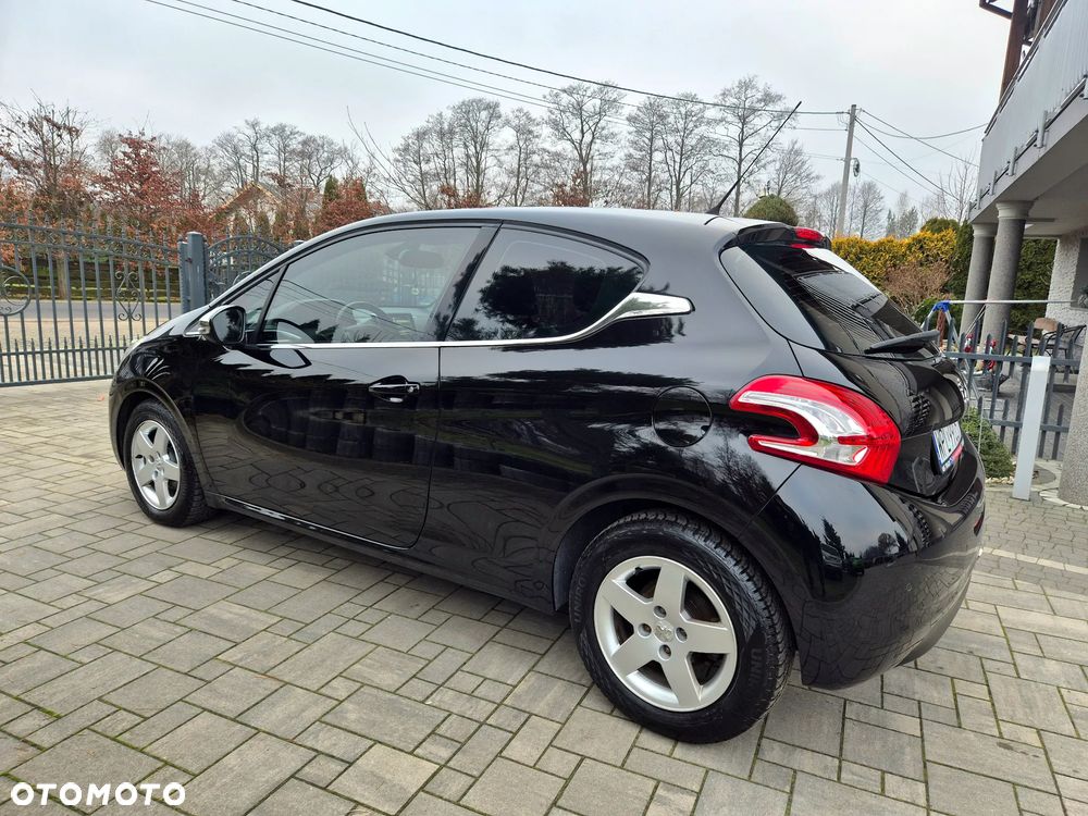 Peugeot 208 e-HDi 92 Stop&Start Style - 10