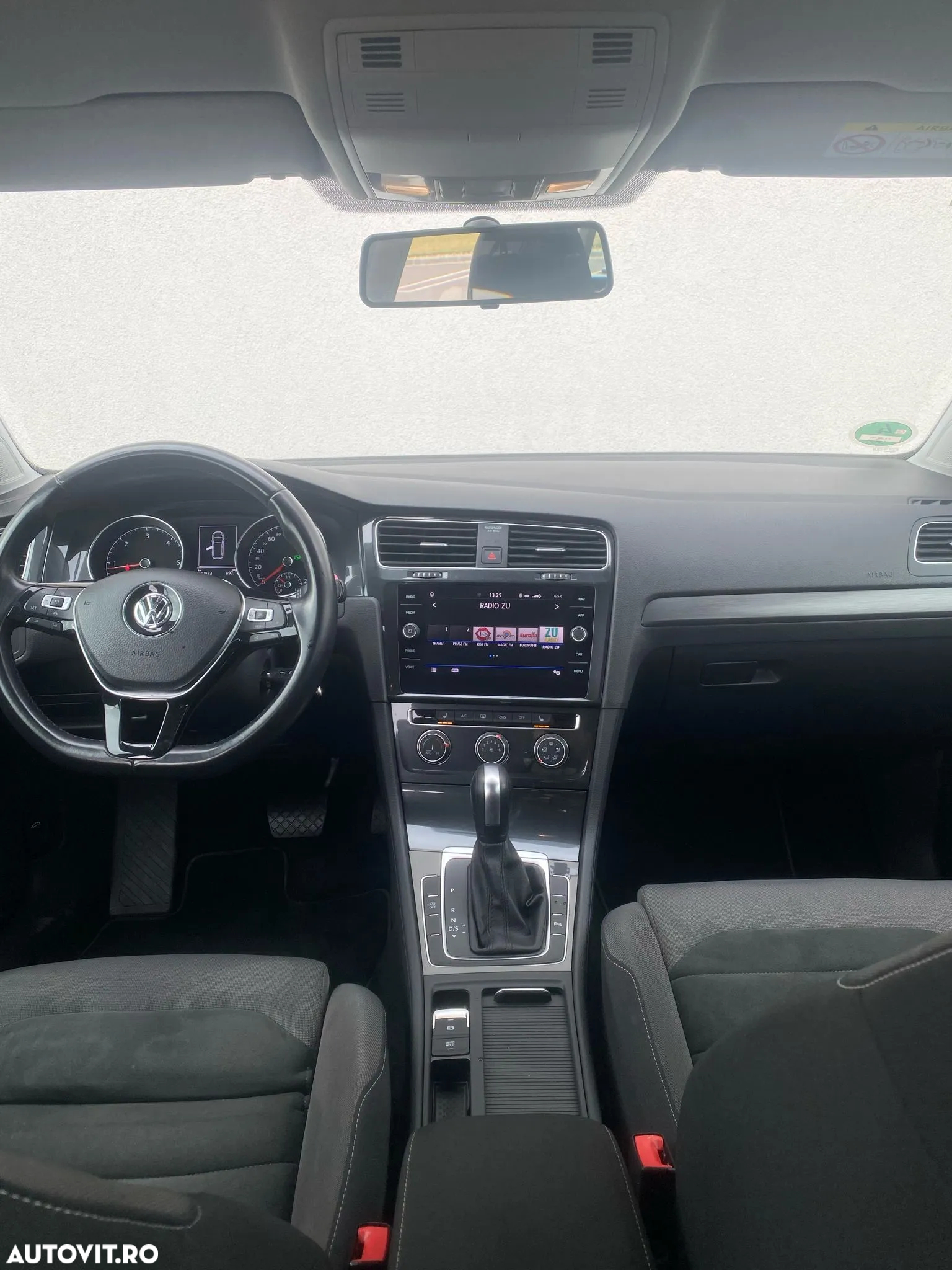 Volkswagen Golf 2.0 TDI SCR DSG Comfortline - 17