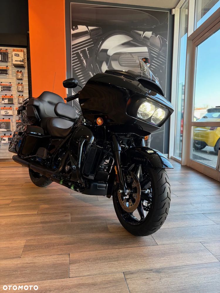 Harley-Davidson Touring Road Glide - 2