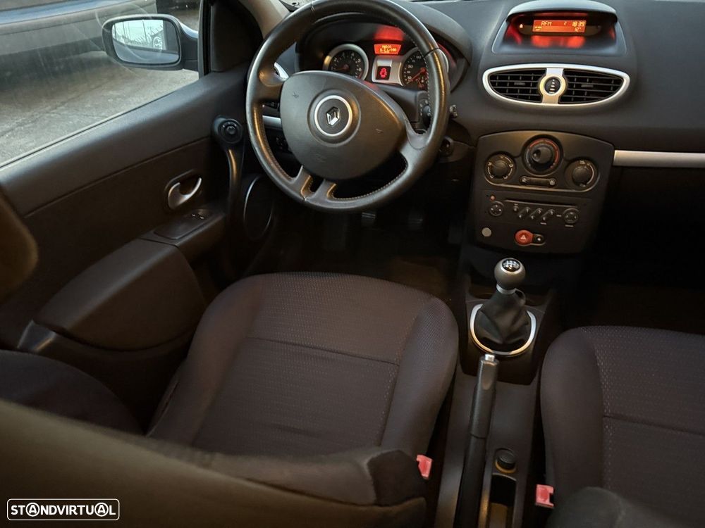 Renault Clio Break 1.2 16V Dynamique - 11