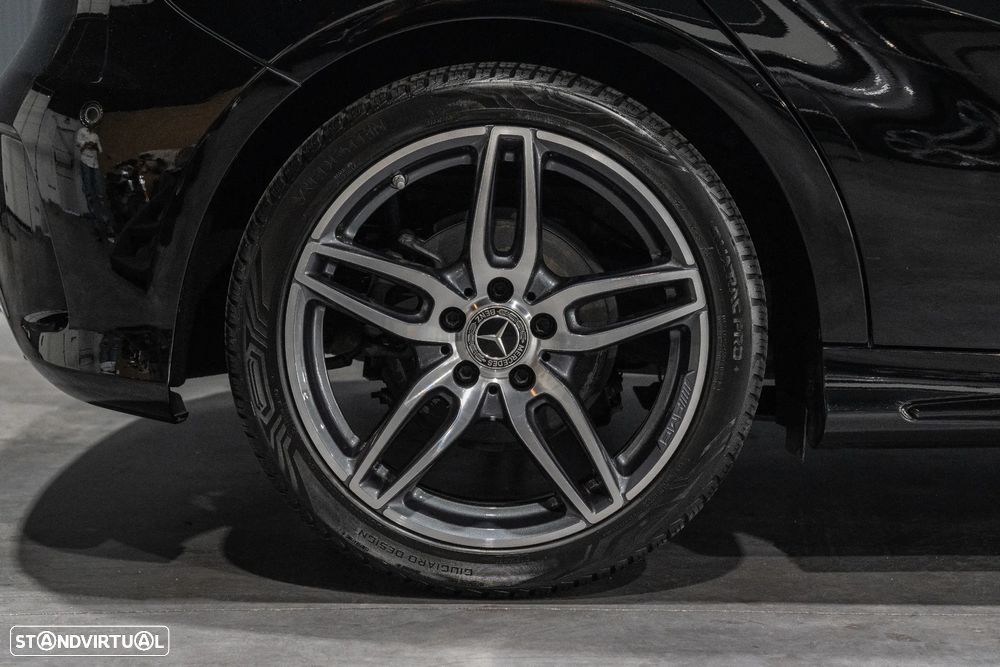 Mercedes-Benz A 180 AMG Line - 44