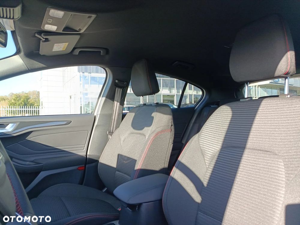 Ford Focus 1.0 EcoBoost mHEV ST-Line X - 11