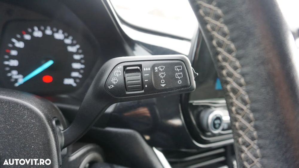 Ford Fiesta 1.1 S&S TITANIUM - 23