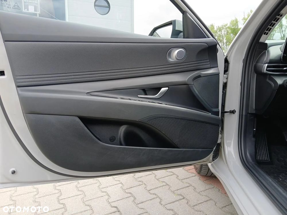 Hyundai Elantra 1.6 Smart - 10