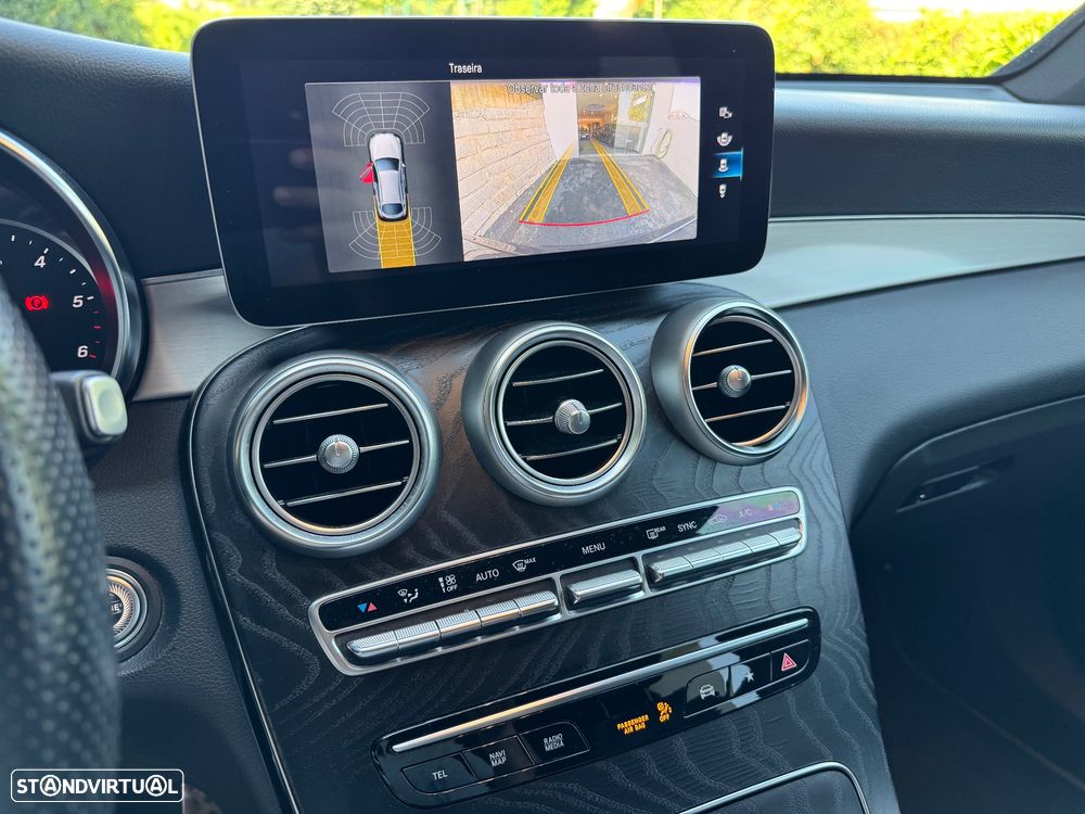 Mercedes-Benz GLC 200 d Coupe 4Matic 9G-TRONIC AMG Line Plus - 23